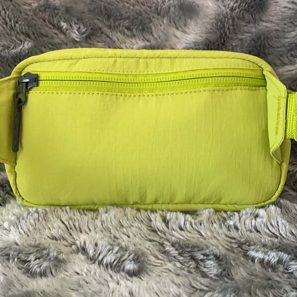 Lululemon Athletica Lichen Lime Belt Bag - Picture 5 of 9